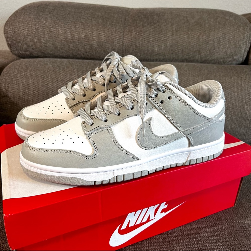 Nike Dunk Low size 7 men (fits women size 8.5)